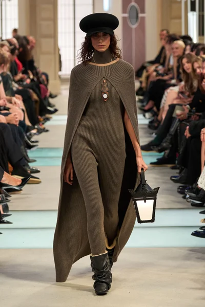 Look 61